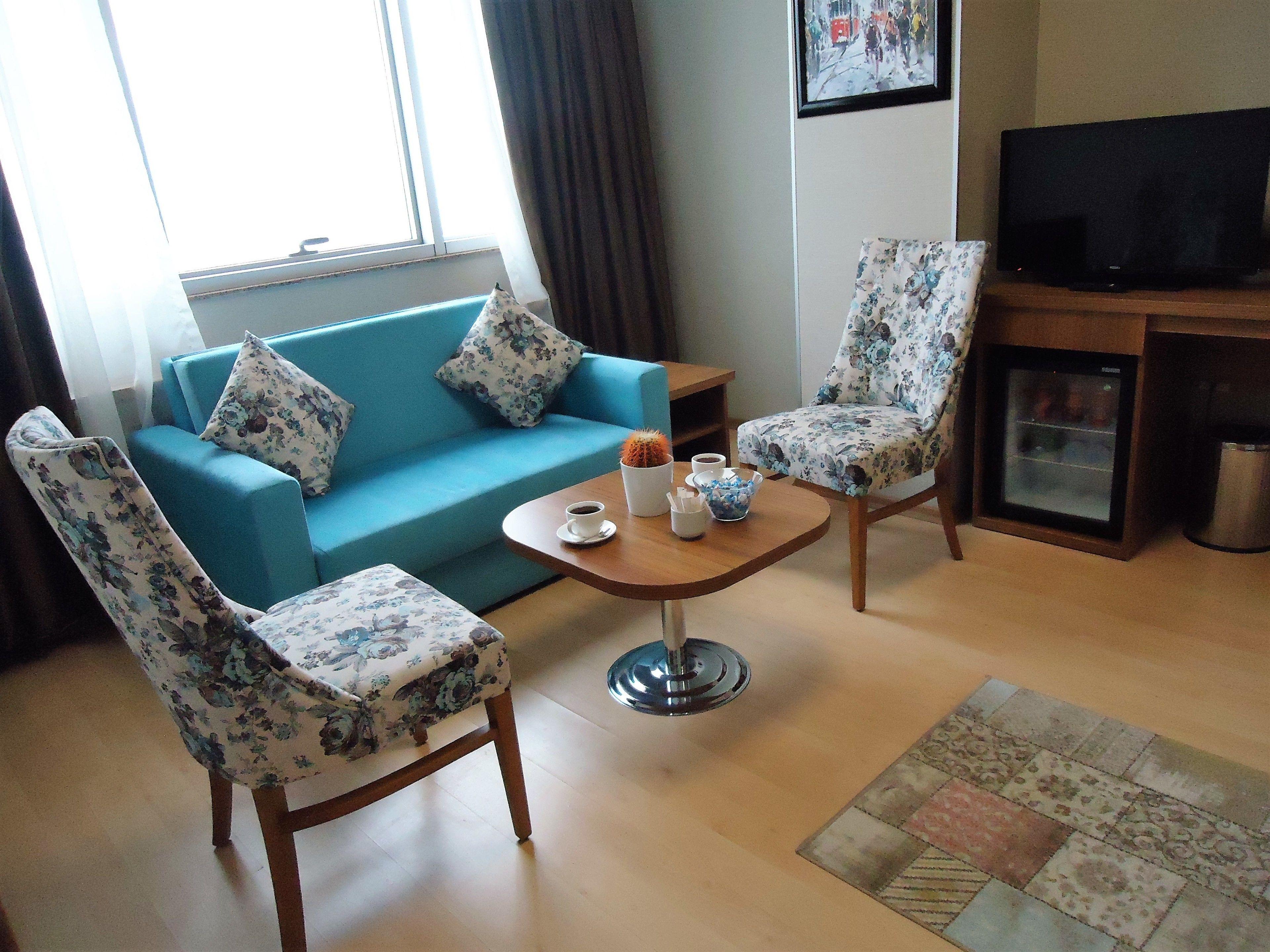 Golden Lounge Hotel — Photos 2